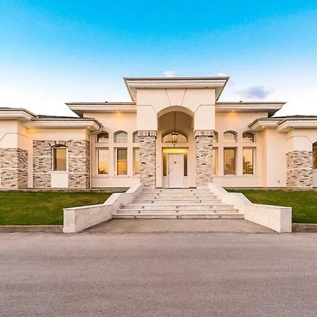 Crown Royal Luxury Estates * Tsairi