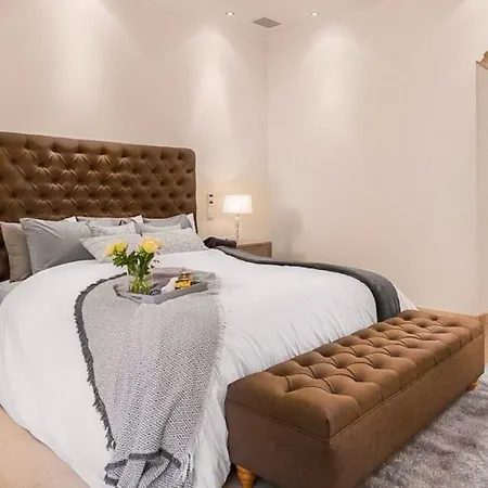Villa Crown Royal Luxury Estates Tsairi