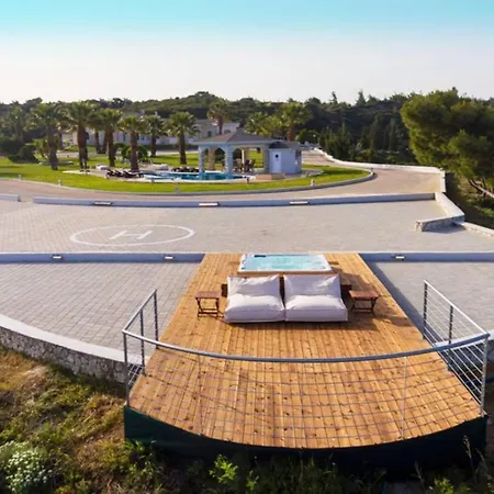 Villa Crown Royal Luxury Estates *