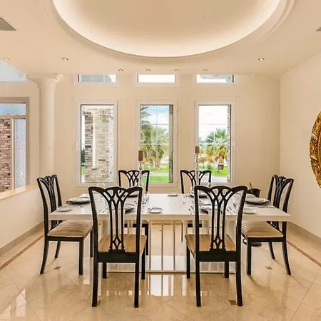 Villa Crown Royal Luxury Estates Tsairi
