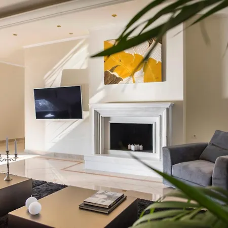 Villa Crown Royal Luxury Estates Tsairi